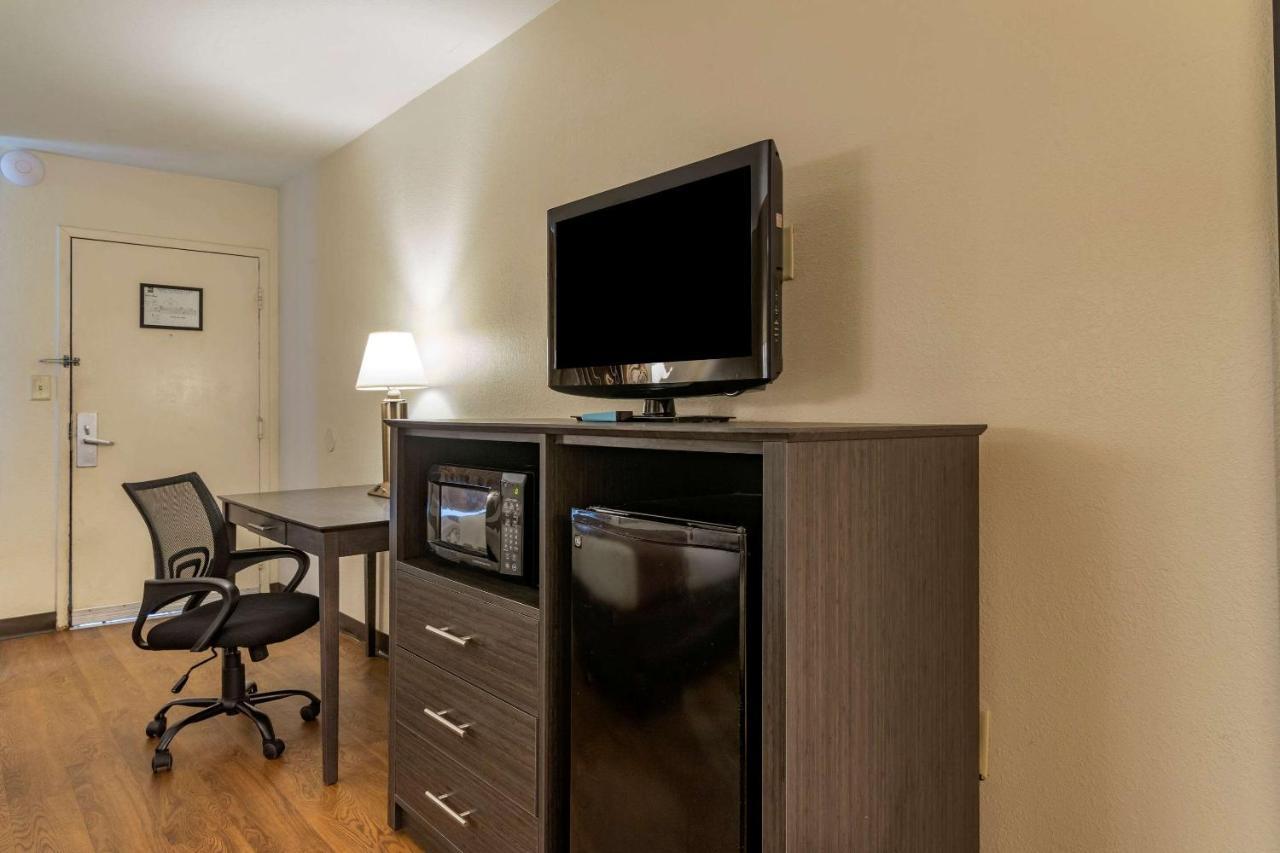 Quality Inn At Town Center Beaufort Buitenkant foto