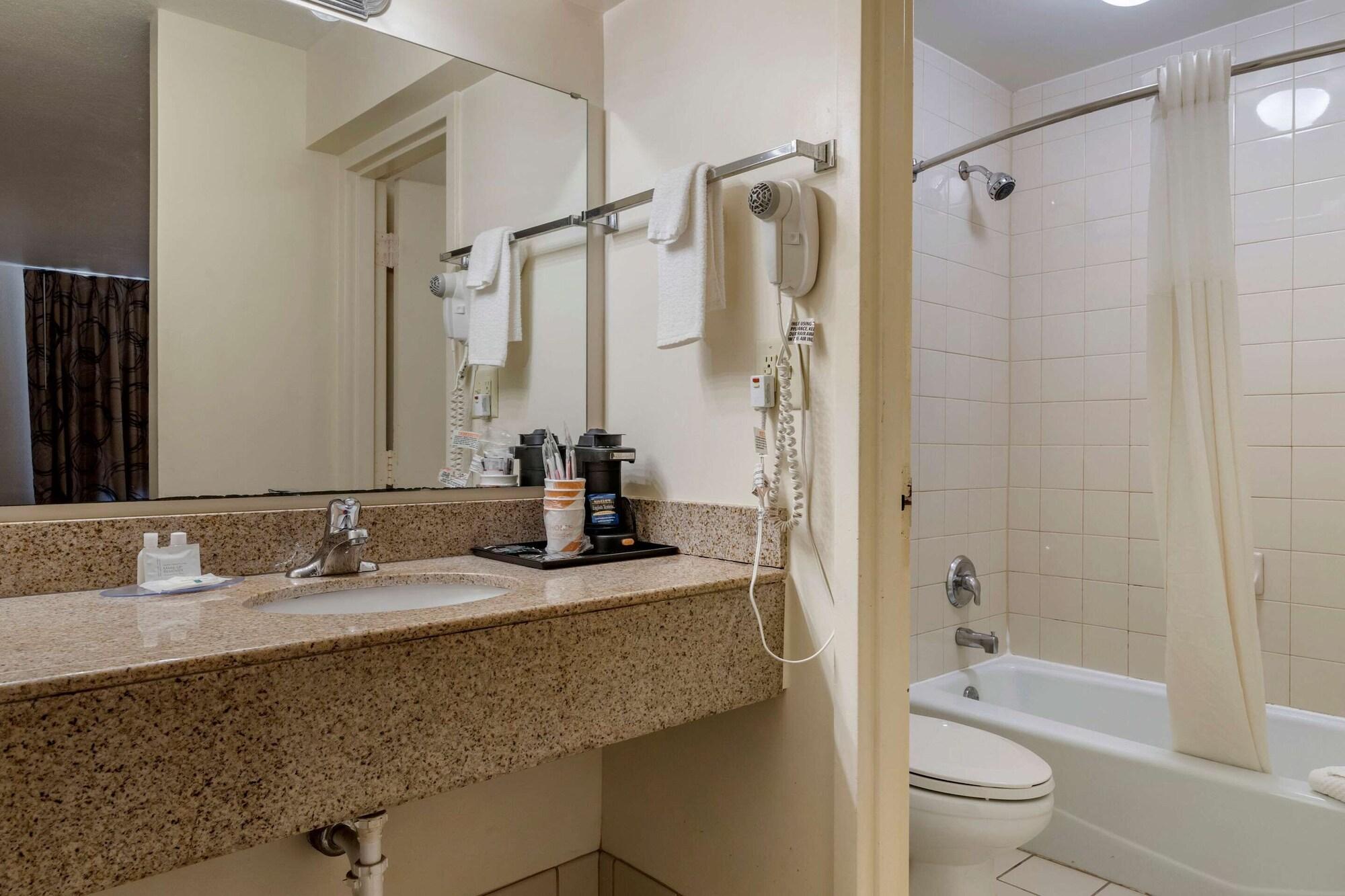 Quality Inn At Town Center Beaufort Buitenkant foto