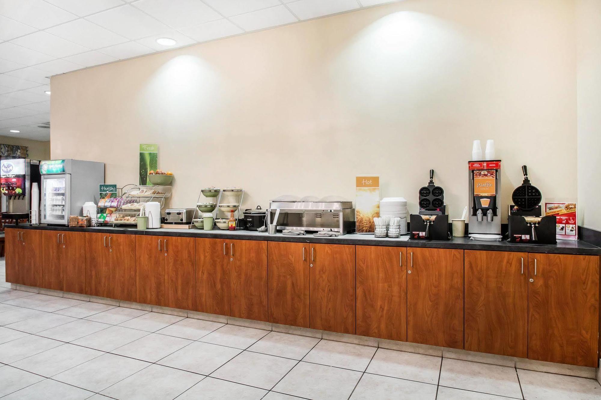 Quality Inn At Town Center Beaufort Buitenkant foto